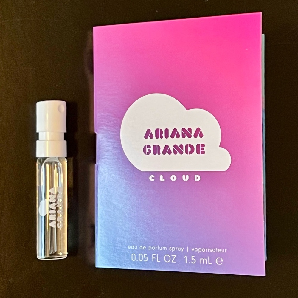 FREE with $50 purchase - Ariana Grande Cloud Sample Spray - 1.5 ml